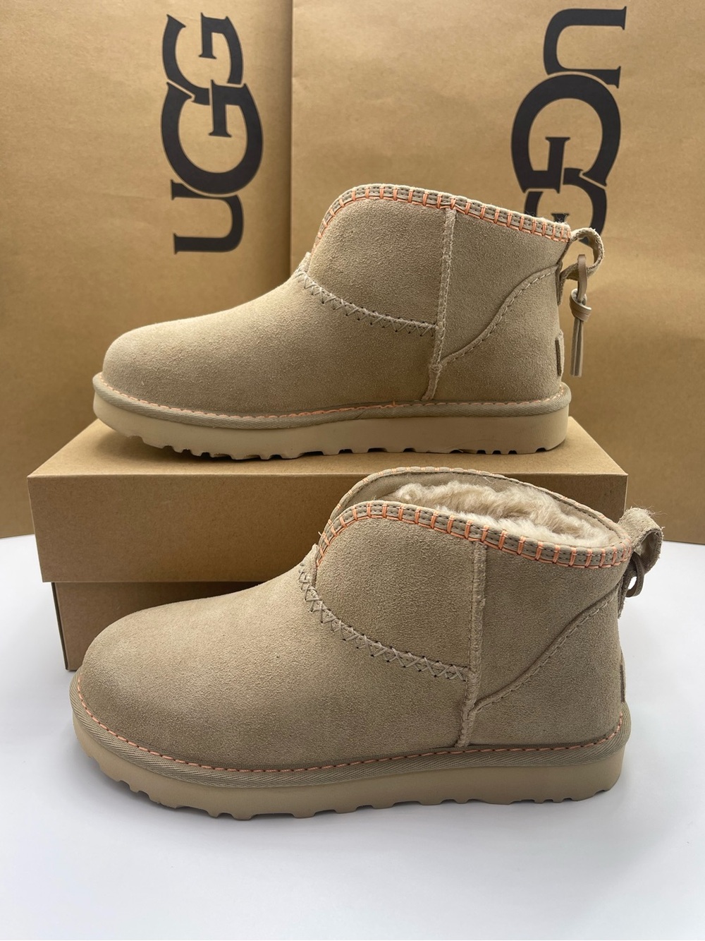 UGG Classic Ultra Mini Boot ELARIA
MDSD - Mustard Seed - Picture 16 of 16